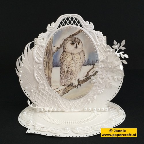 Marianne Design LR0376 Anja's Oval als Easelkaart