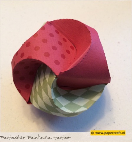 Nellie Snellen Kerstbal Folding Die NFD020